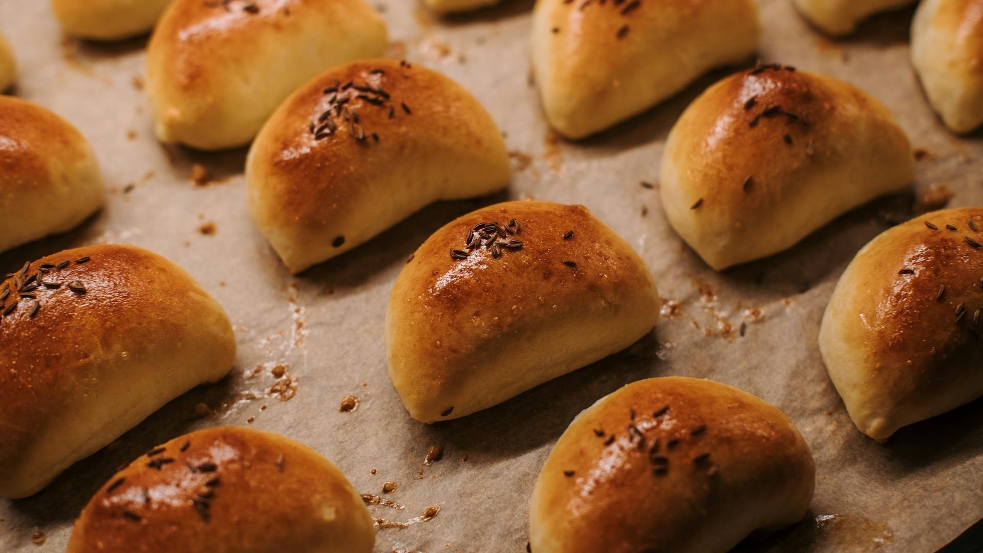 Cheesy Chicken Bread Rolls